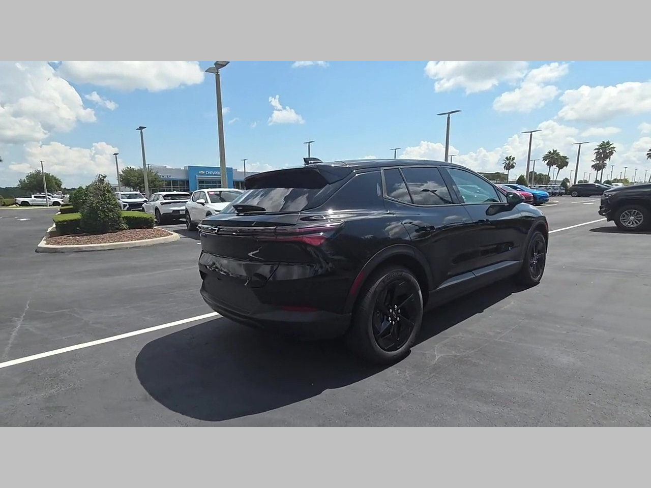 New 2026 Chevrolet Equinox EV LT w/ Midnight Package FWD image 16