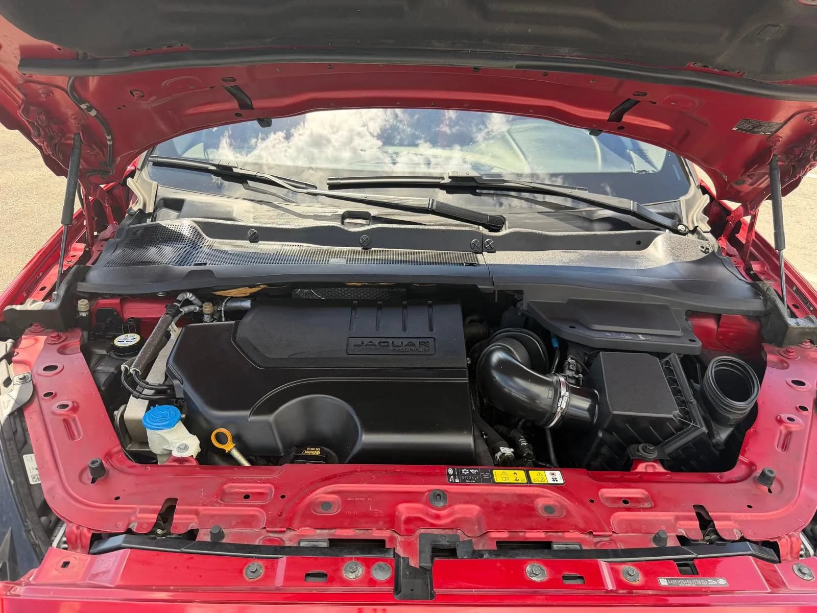 Used 2019 Jaguar E-PACE R-Dynamic HSE AWD/4WD image 51