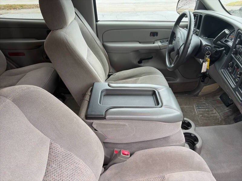 Used 2004 Chevrolet Tahoe LS RWD image 14