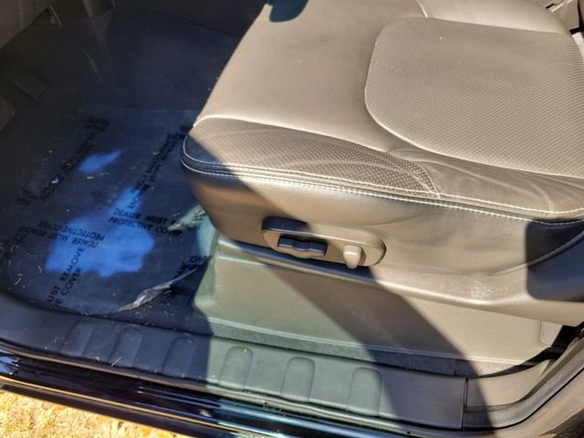 Used 2020 Nissan Frontier PRO-4X w/ Pro-4x Utility Package image 12