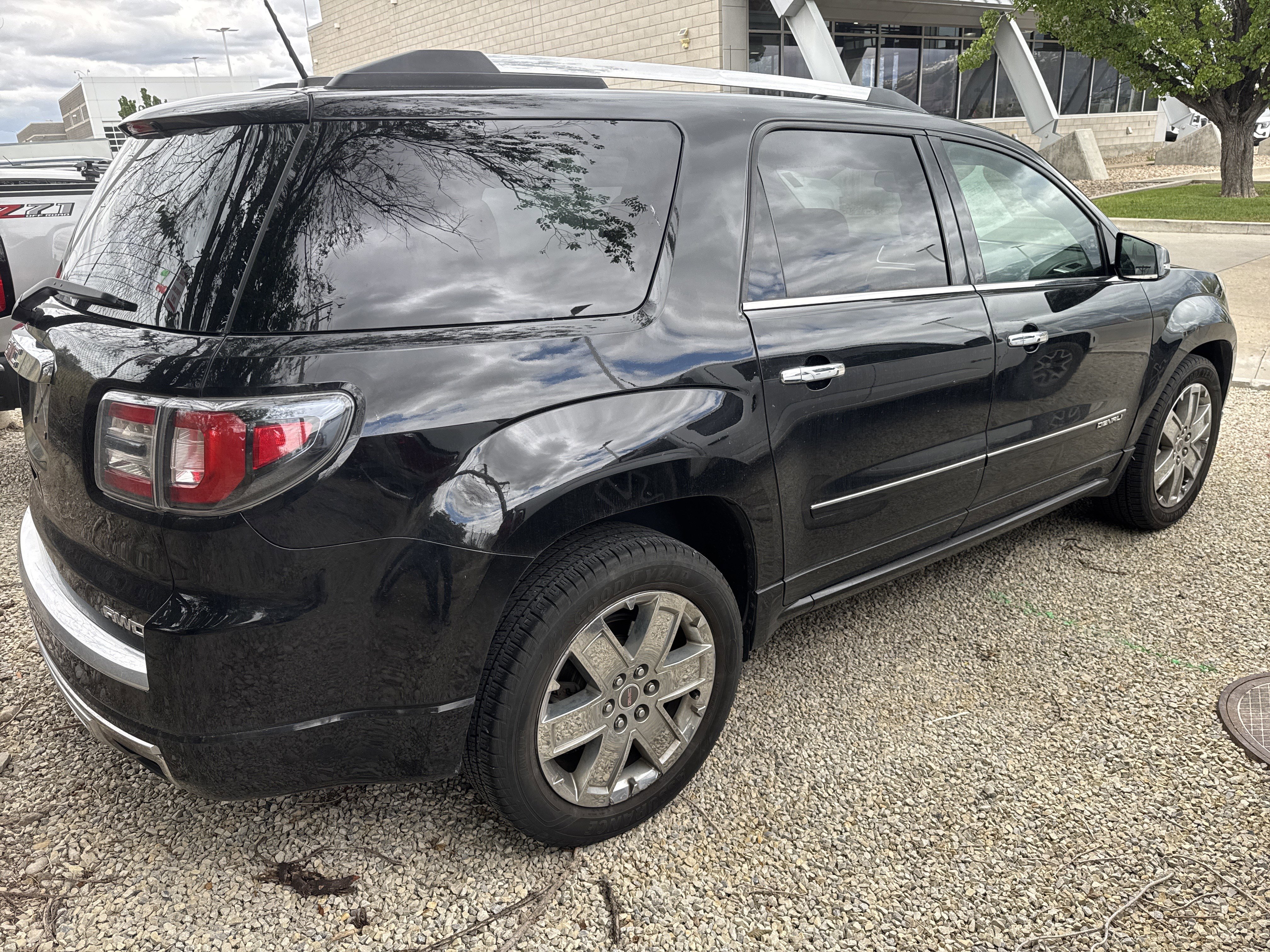 Used 2016 GMC Acadia Denali AWD/4WD image 3