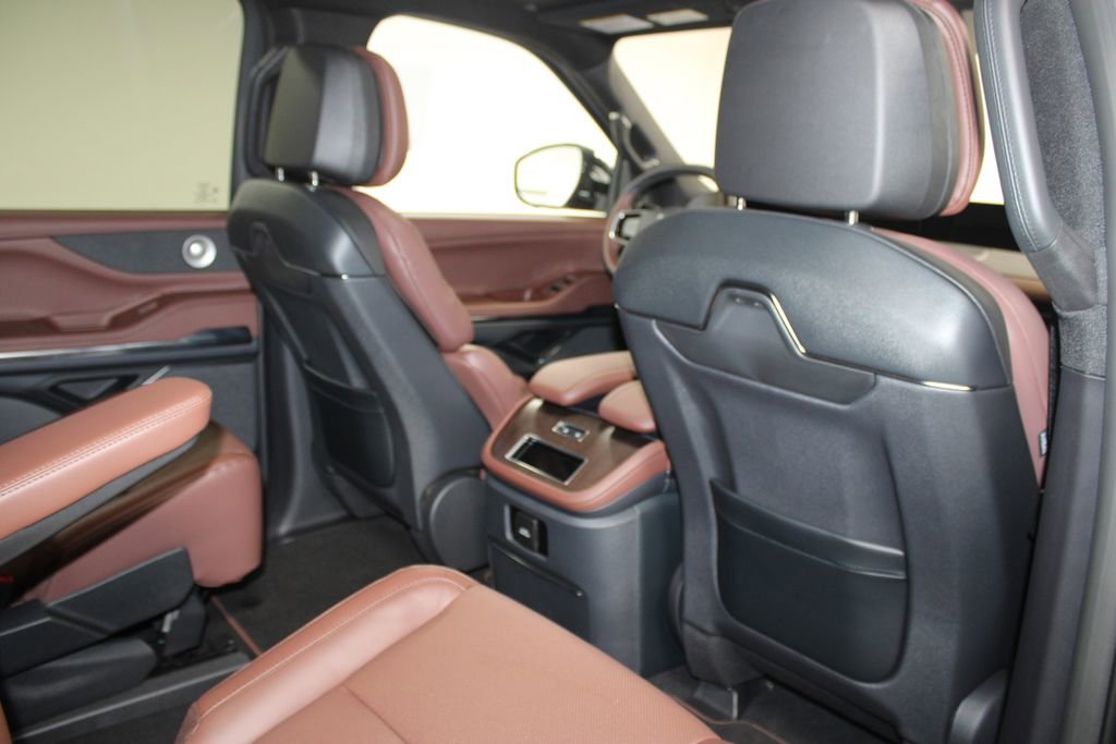 New 2025 Lincoln Navigator L Reserve image 37