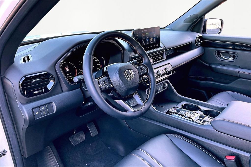 Certified 2025 Honda Pilot TrailSport image 14