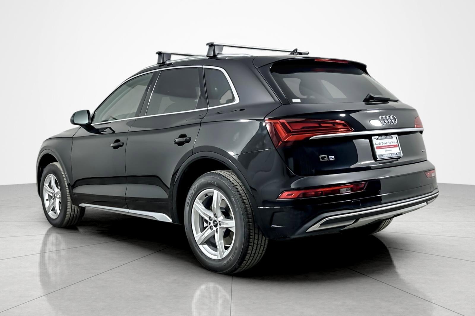 Used 2023 Audi Q5 2.0T Premium w/ Convenience Package AWD/4WD image 3