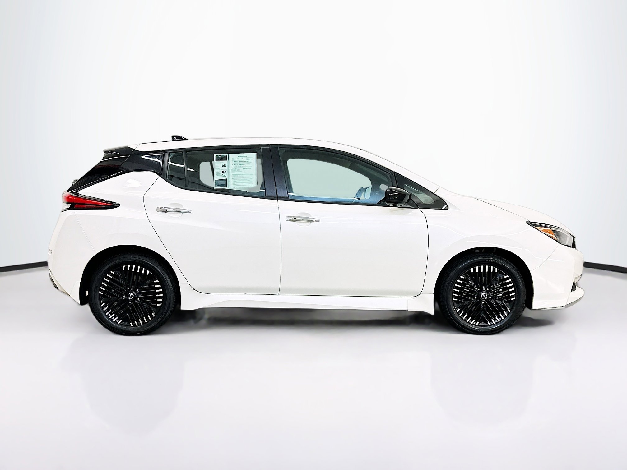 Used 2025 Nissan Leaf SV Plus FWD image 10
