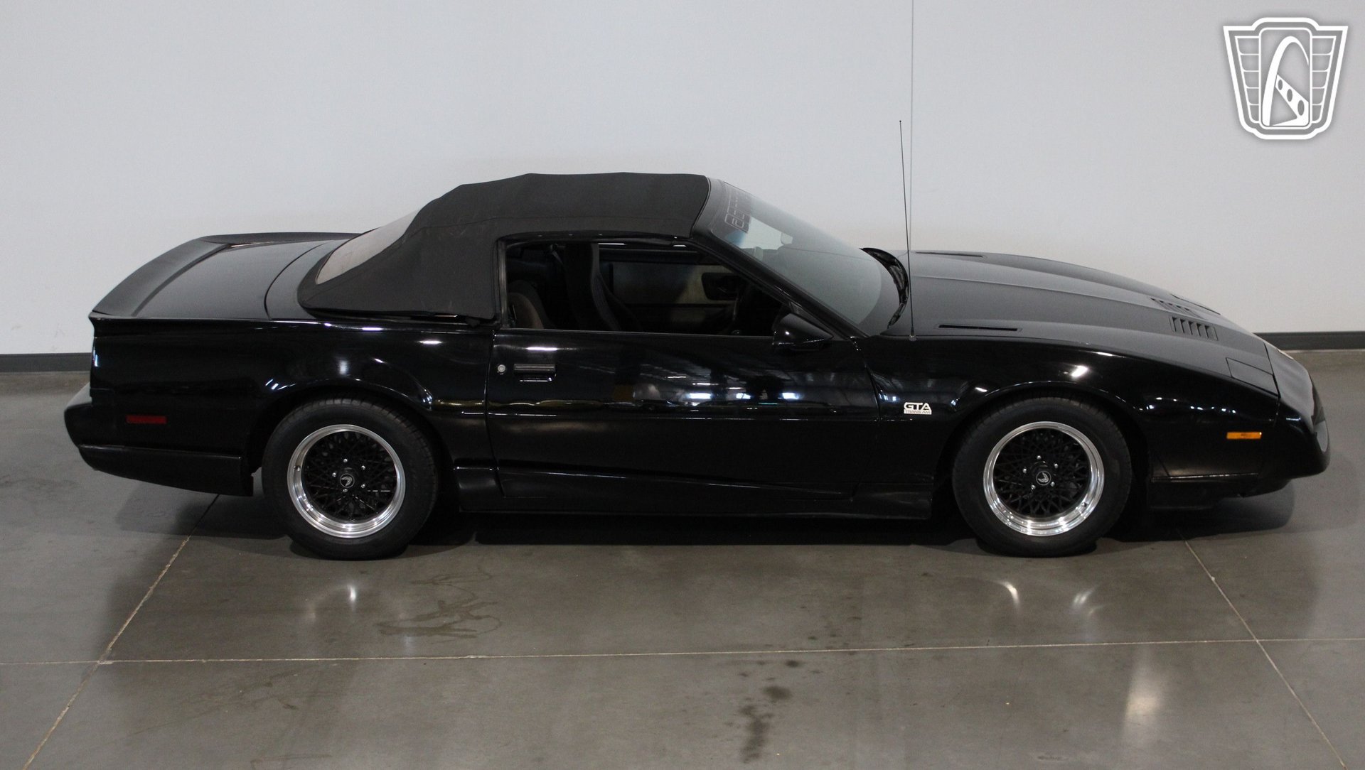 Used 1992 Pontiac Firebird Convertible RWD image 16