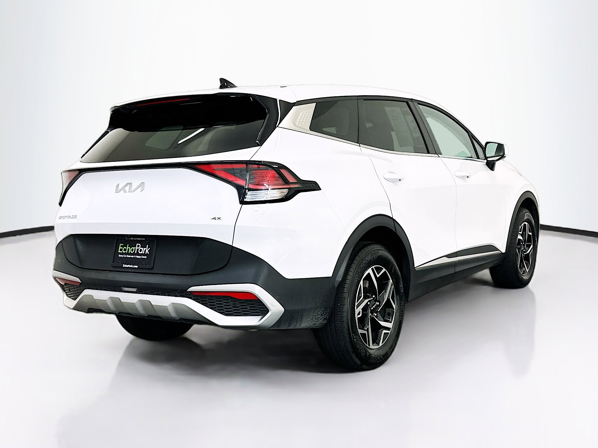 Used 2025 Kia Sportage LX image 9