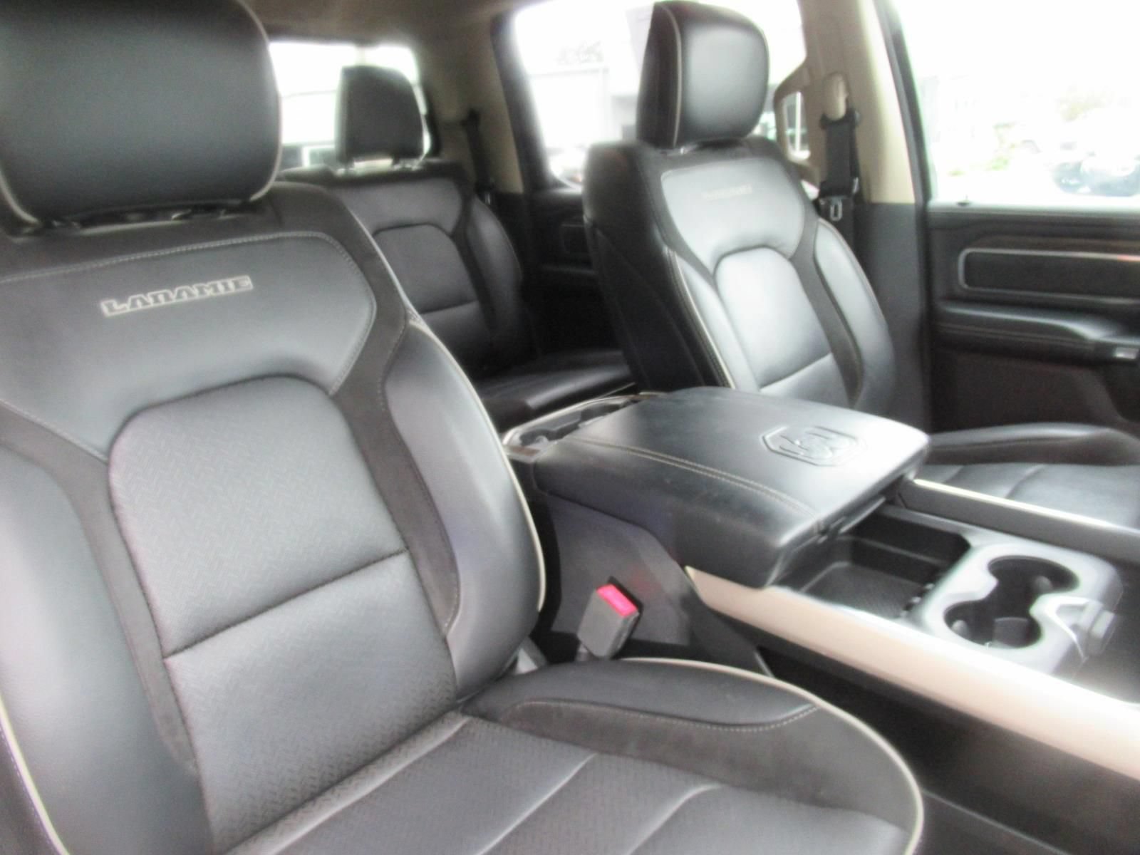 Used 2019 RAM 1500 Laramie AWD/4WD image 11