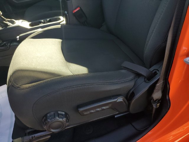 Certified 2018 Jeep Wrangler Unlimited Sport S AWD/4WD image 18