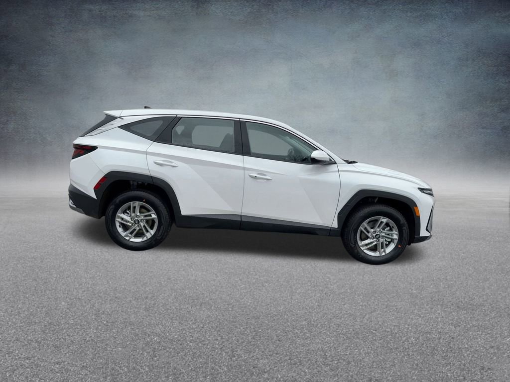 Used 2025 Hyundai Tucson SE image 25