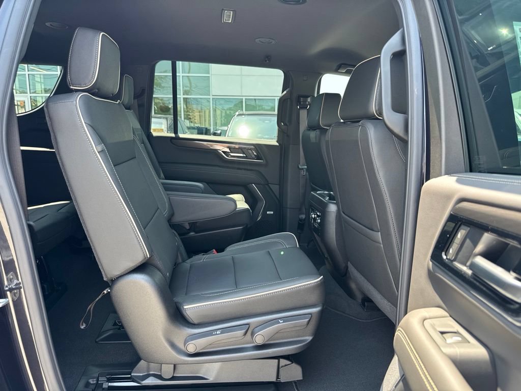 New 2026 GMC Yukon XL Elevation w/ LPO, Elevation Black Package RWD image 27