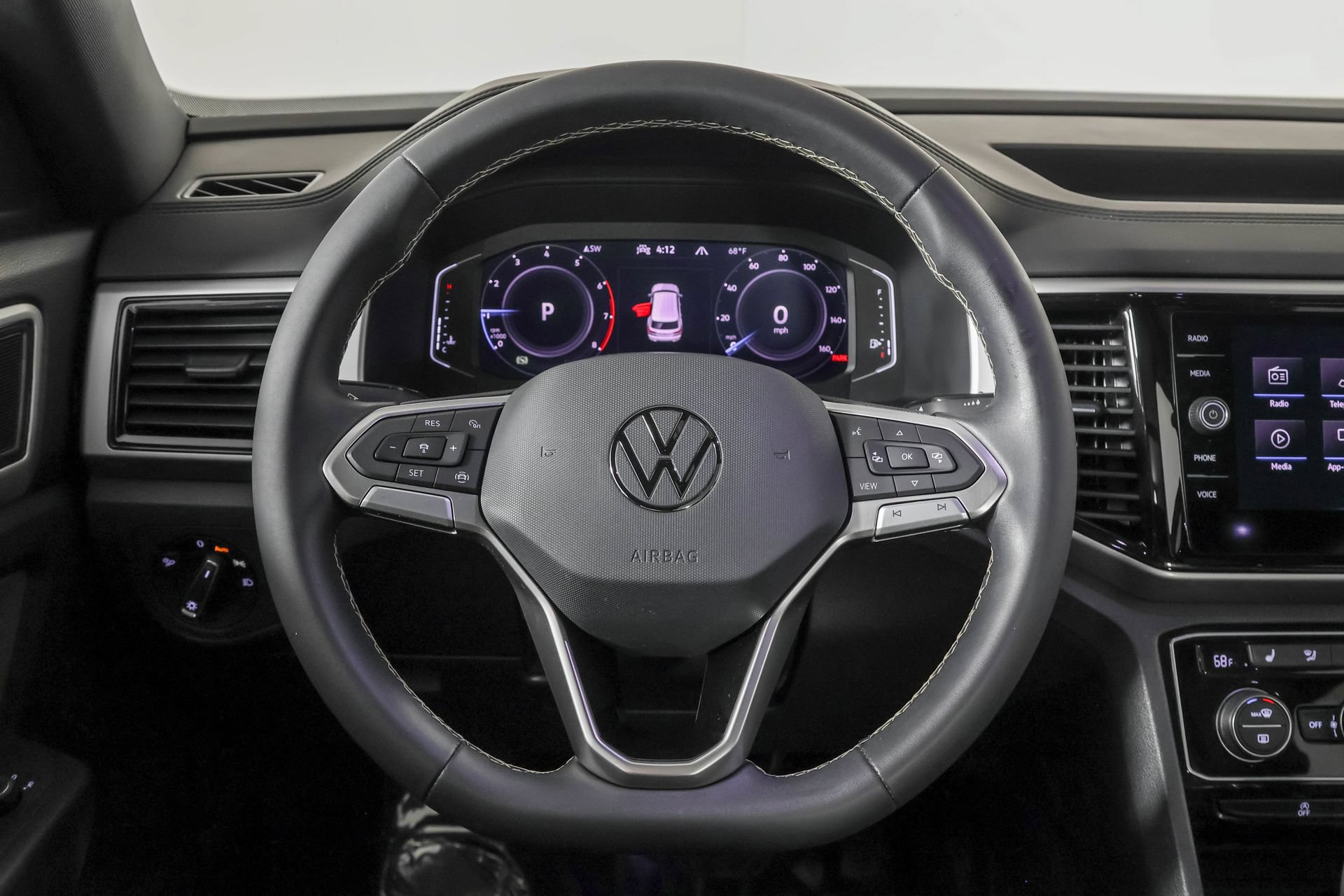Certified 2023 Volkswagen Atlas Cross Sport SE w/ Panoramic Sunroof Package AWD/4WD image 27