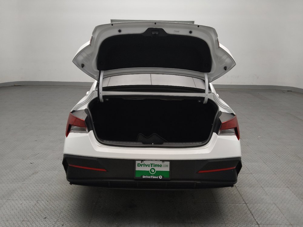Used 2024 Hyundai Elantra SE FWD image 29