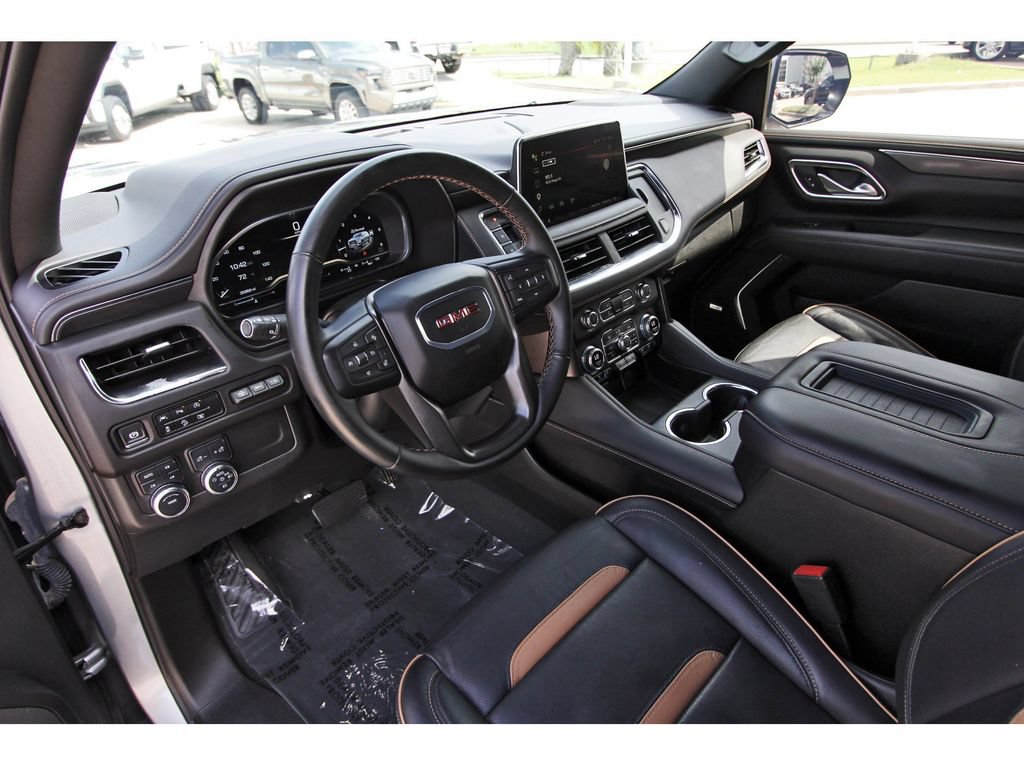 Used 2024 GMC Yukon AT4 w/ AT4 Premium Package AWD/4WD image 16