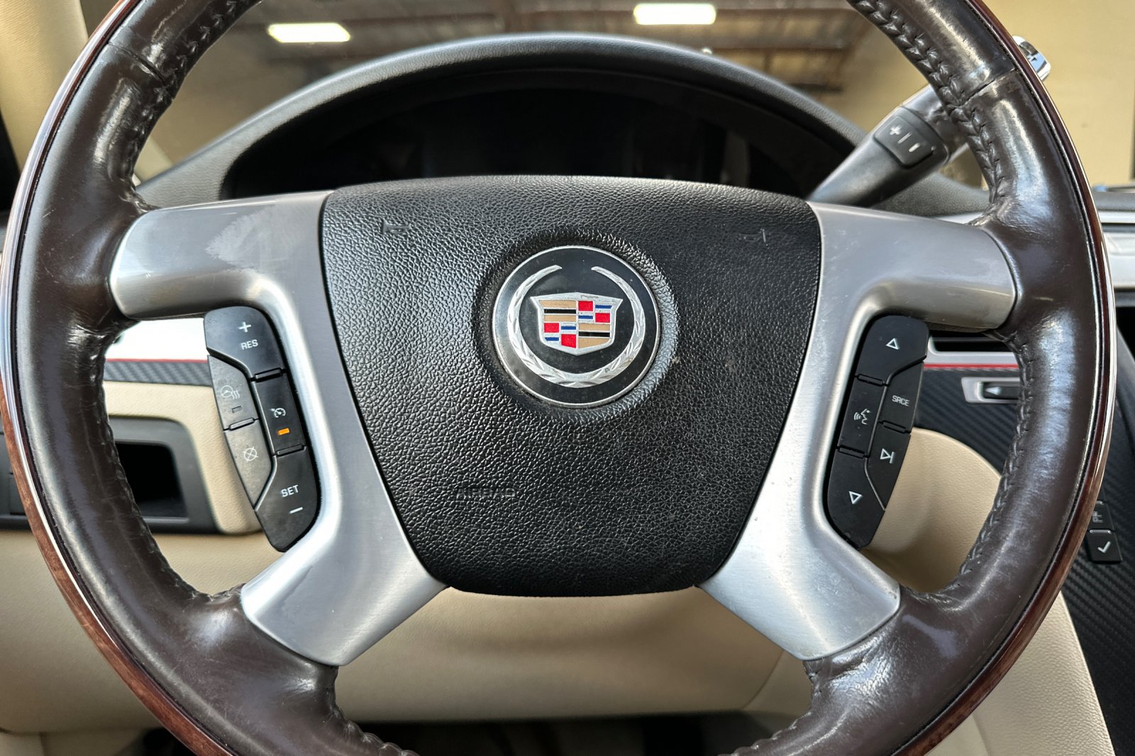 Used 2007 Cadillac Escalade AWD w/ Information Package image 34