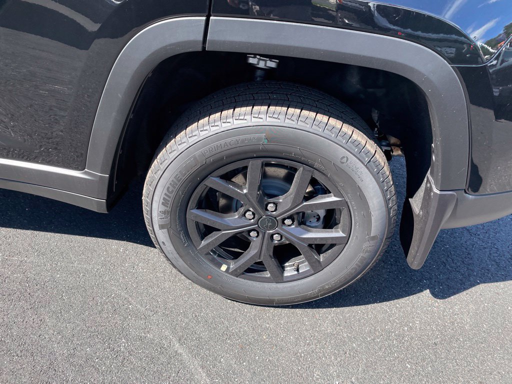 New 2027 Jeep Grand Cherokee Altitude AWD/4WD image 7