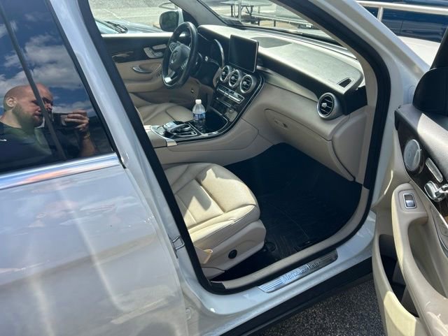 Used 2018 Mercedes-Benz GLC 300 4MATIC image 27