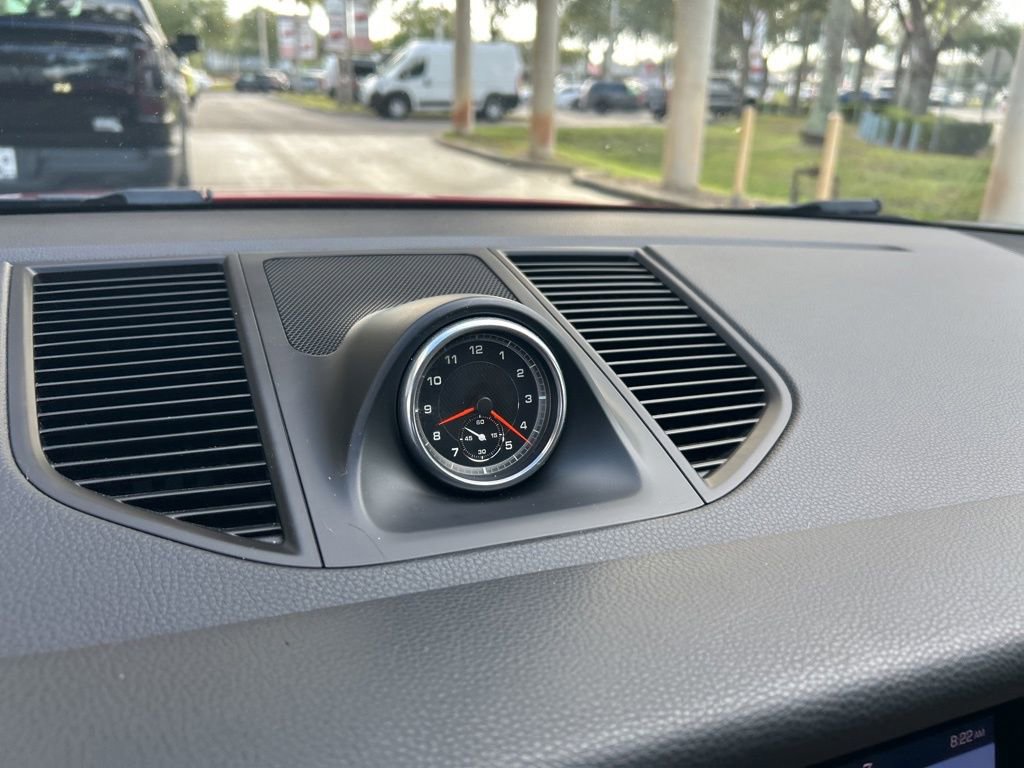 Used 2020 Porsche Macan image 44