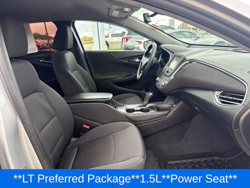 Used 2017 Chevrolet Malibu LT FWD image 22