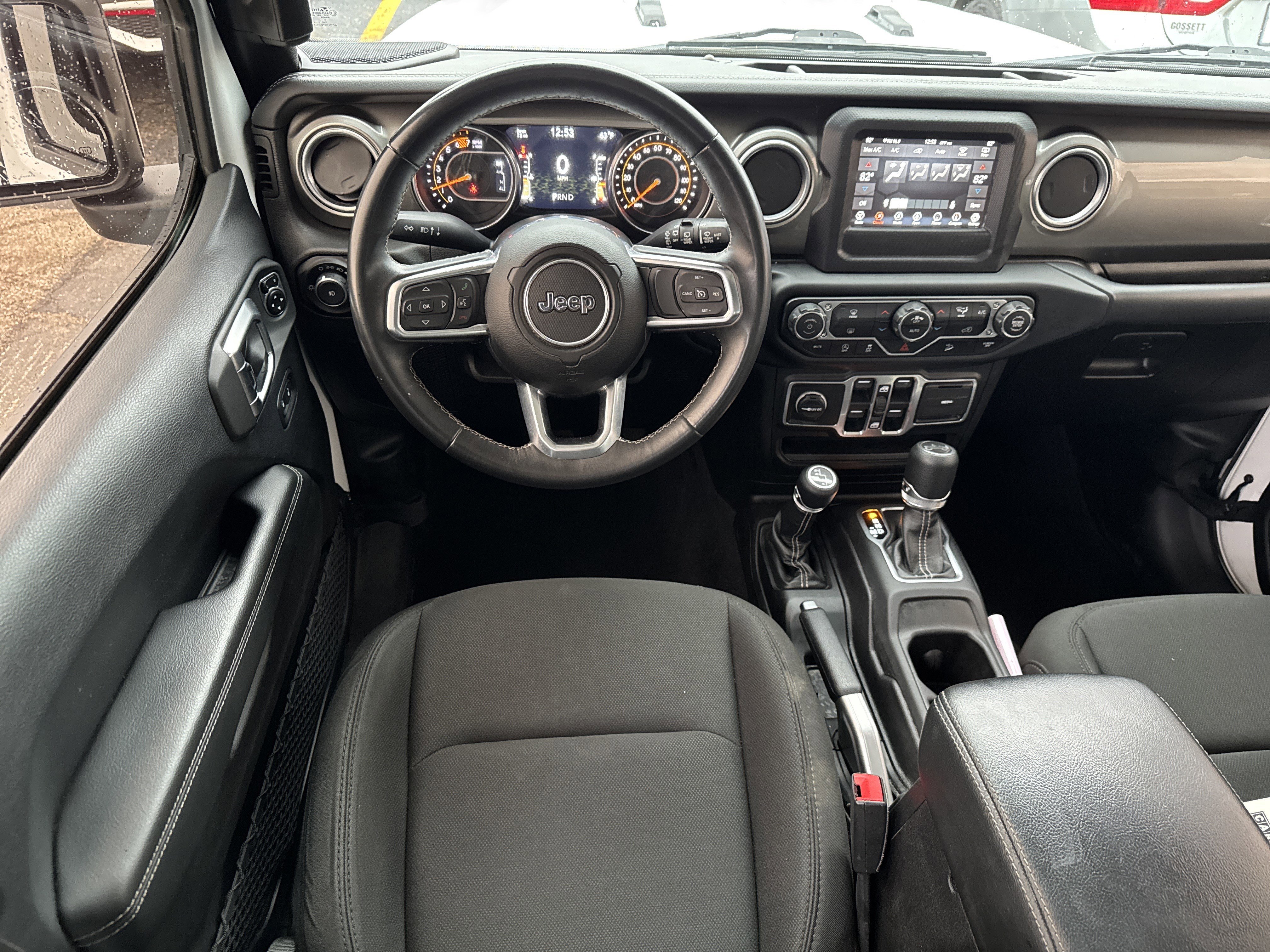 Used 2018 Jeep Wrangler Unlimited Sahara image 7