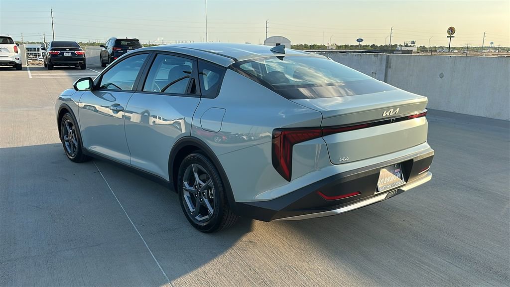 Used 2025 Kia K4 LXS image 10