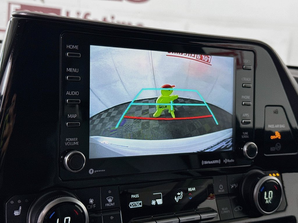 Certified 2021 Toyota Highlander XLE AWD/4WD image 6
