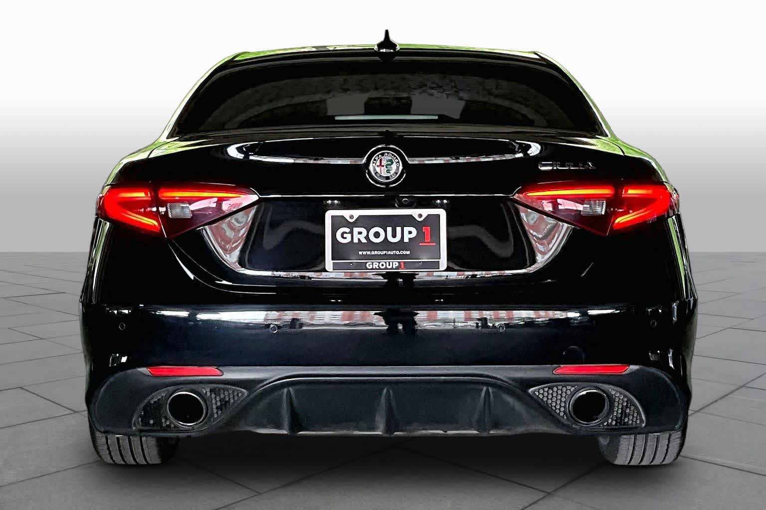 Used 2018 Alfa Romeo Giulia Ti Sport w/ Quick Order Package 22U Sport RWD image 4