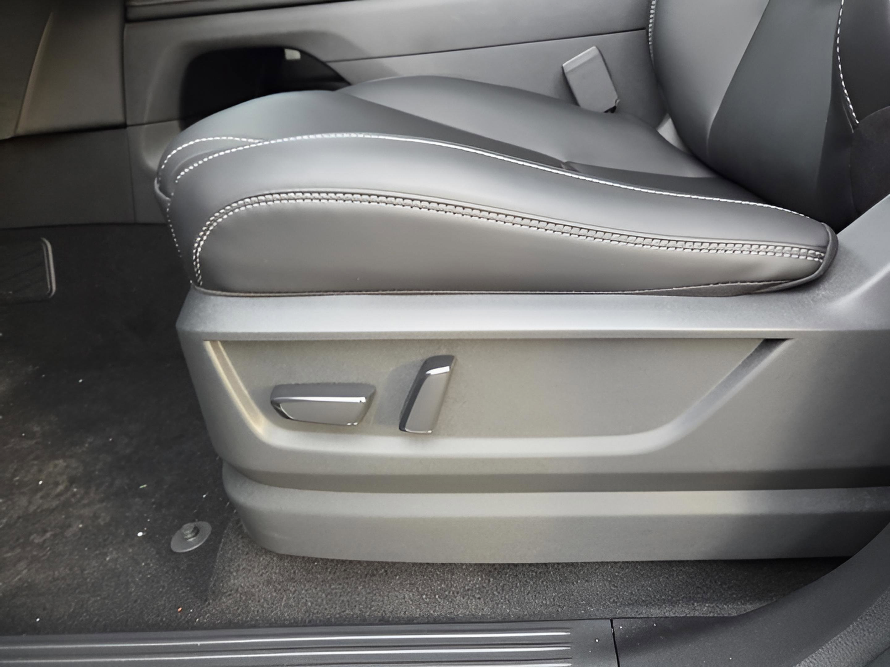 New 2026 Nissan Armada SV RWD image 14
