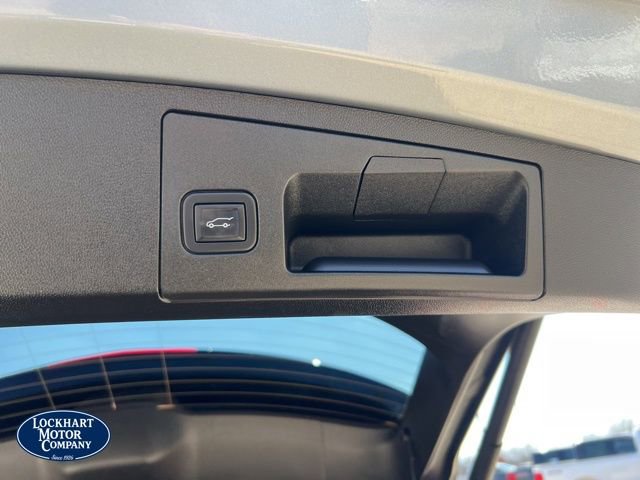 Used 2024 Cadillac XT4 Premium Luxury image 21