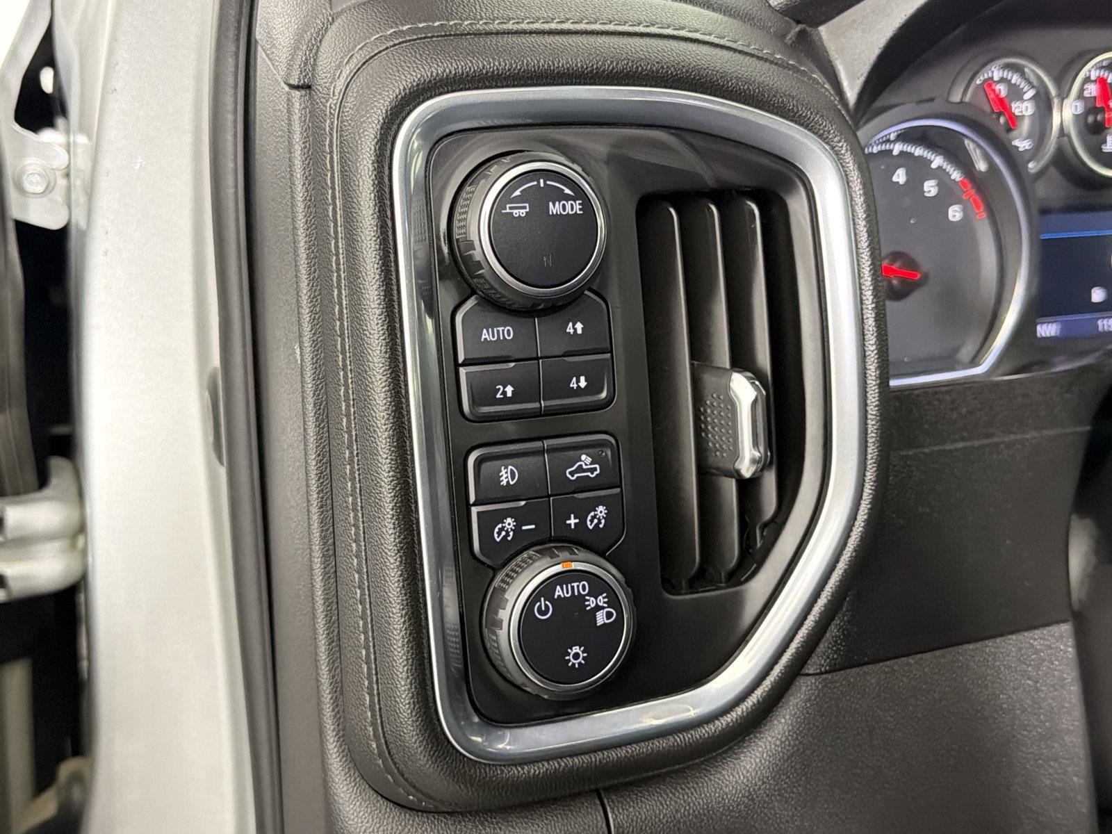 Used 2020 Chevrolet Silverado 1500 RST AWD/4WD image 32