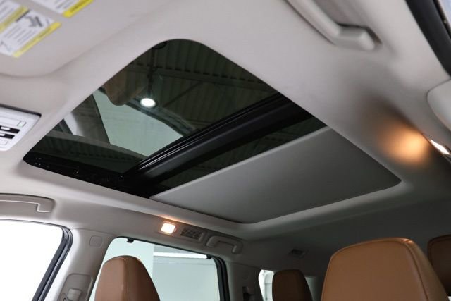 Used 2022 Nissan Pathfinder Platinum w/ Cargo Package image 37