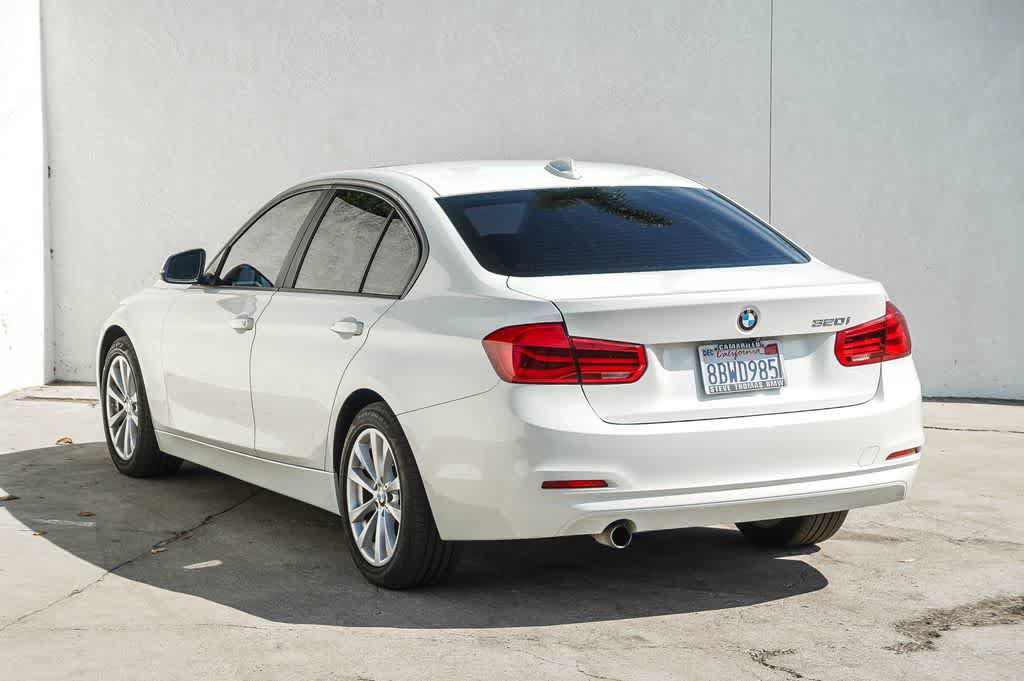 Used 2018 BMW 320i Sedan RWD image 8