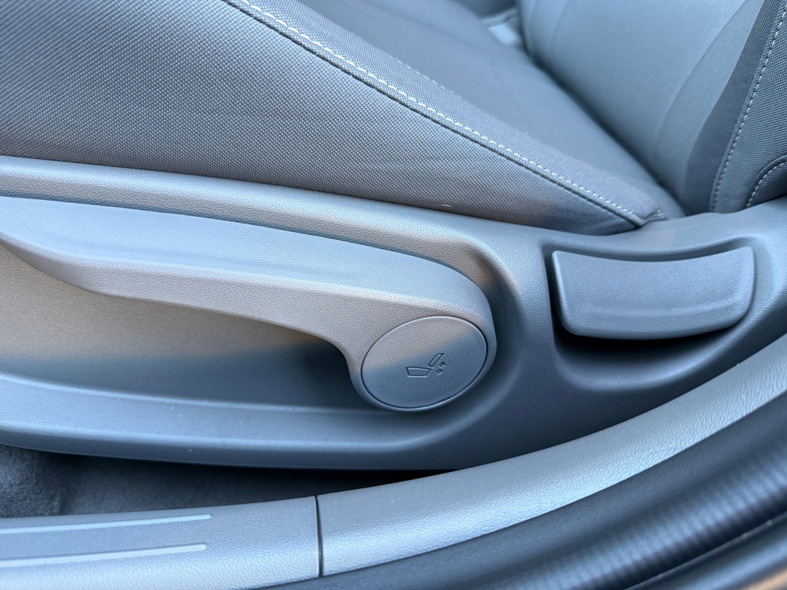 Certified 2024 Hyundai Elantra SEL image 14