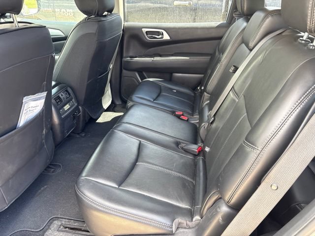 Used 2017 Nissan Pathfinder SL w/ SL Tech Package AWD/4WD image 6