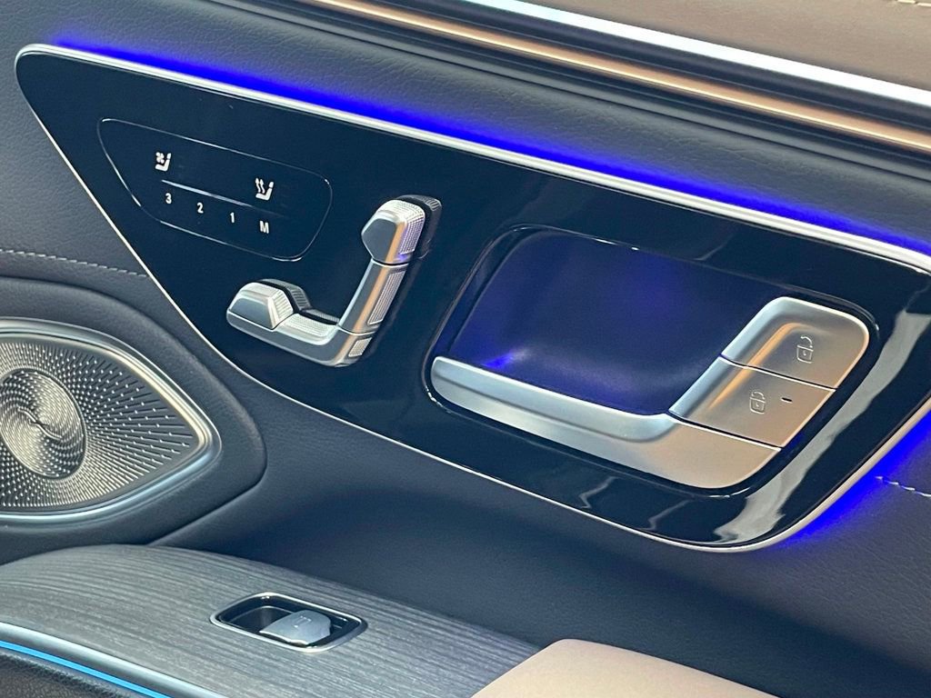 Used 2022 Mercedes-Benz EQS 580 4MATIC Sedan image 24