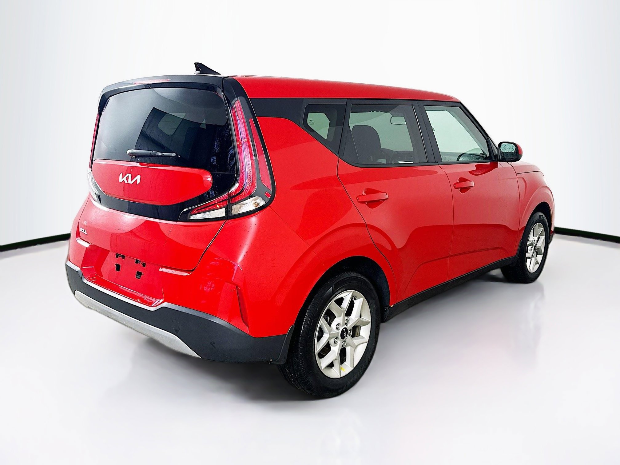 Used 2023 Kia Soul LX w/ LX Technology Package image 8