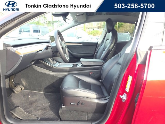 Used 2022 Tesla Model Y Long Range image 9