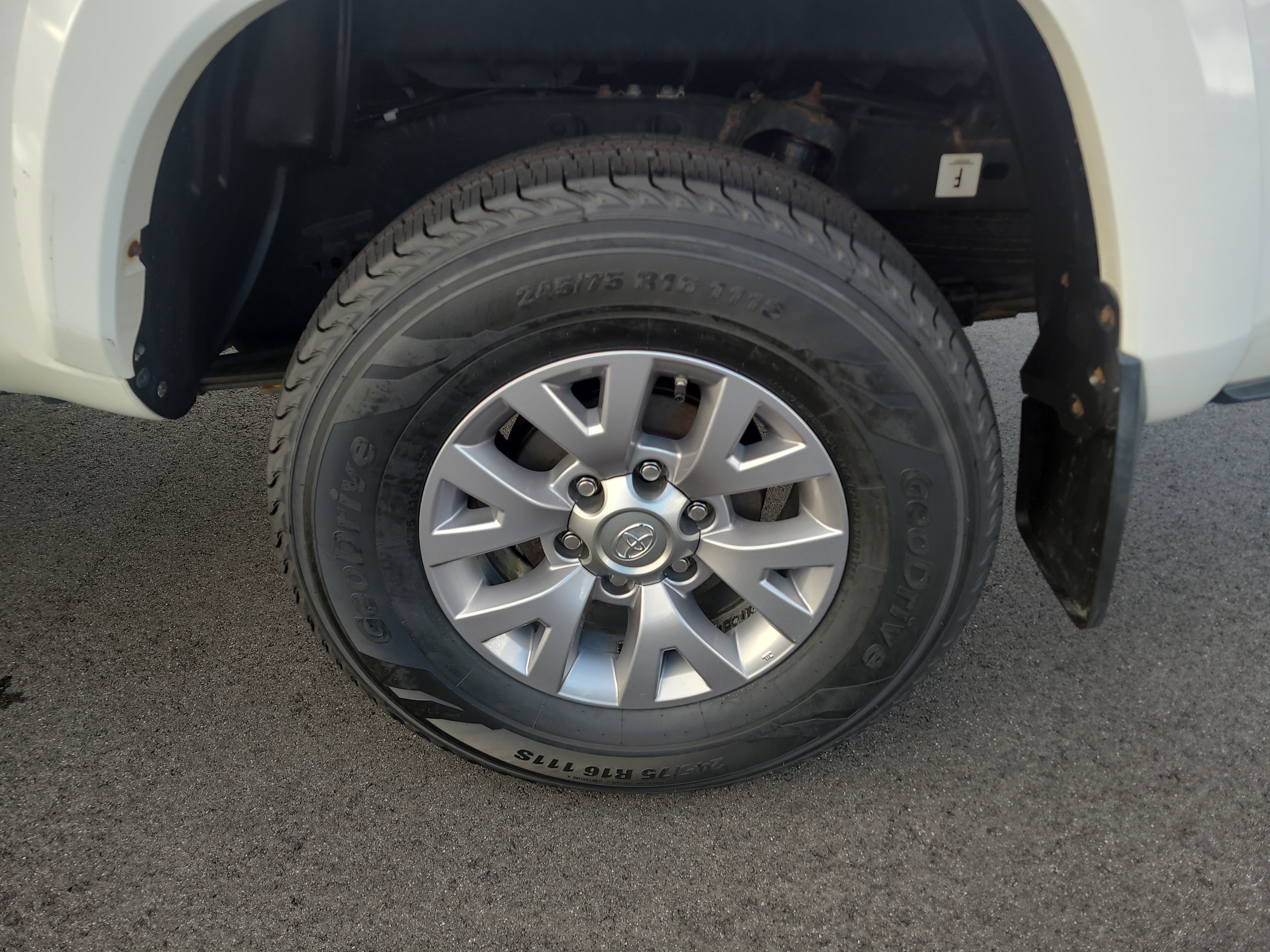 Certified 2019 Toyota Tacoma SR5 AWD/4WD image 10