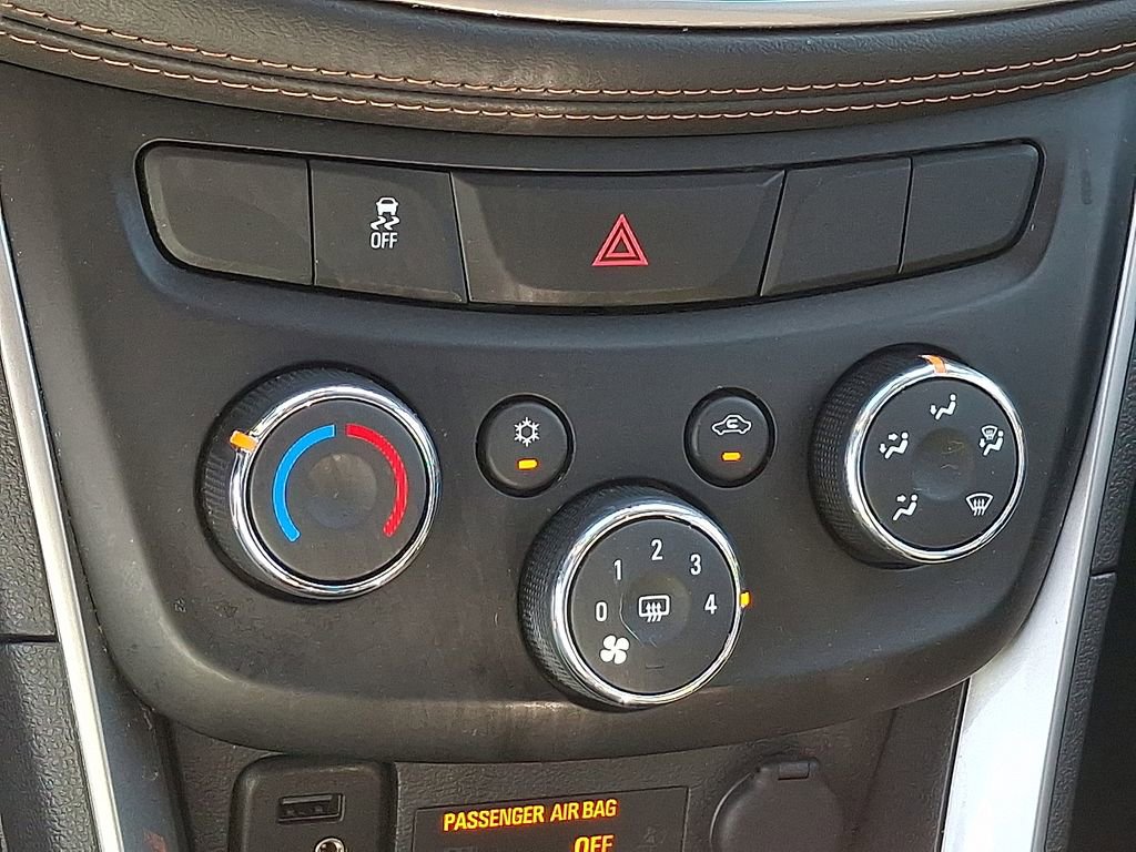 Used 2022 Chevrolet Trax LT w/ Sport Edition AWD/4WD image 21