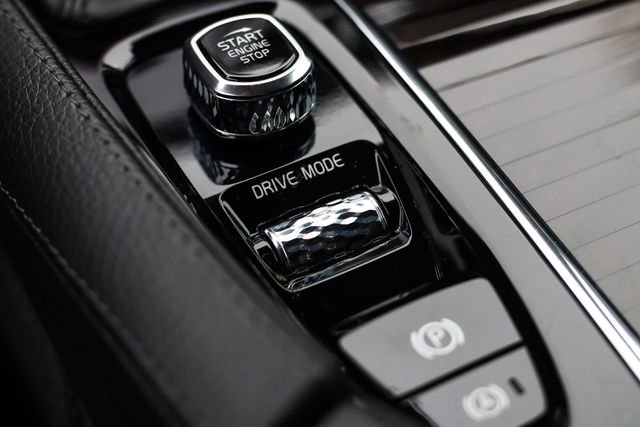 Used 2018 Volvo XC90 T6 Momentum w/ Convenience Package image 13