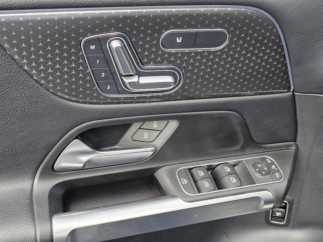 Used 2024 Mercedes-Benz GLB 250 image 15