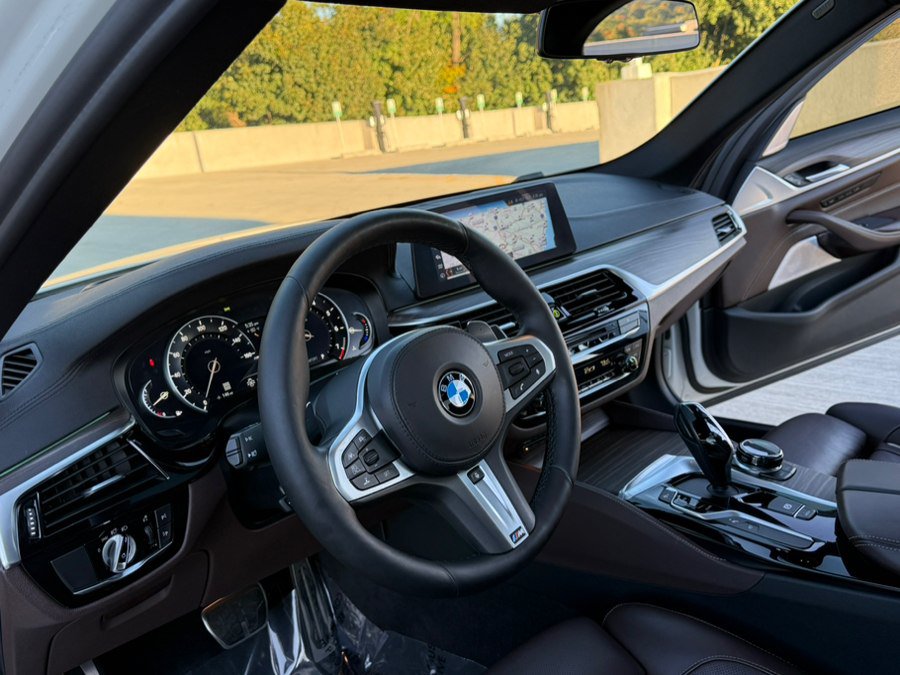 Used 2018 BMW M550i xDrive AWD/4WD image 18