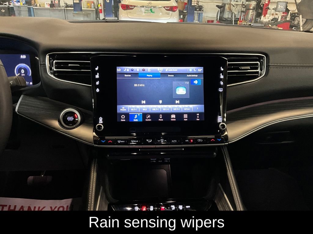 Used 2024 Jeep Wagoneer L Series II w/ Flexible Seating Group image 9