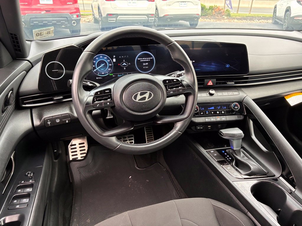 Certified 2025 Hyundai Elantra SEL FWD image 29