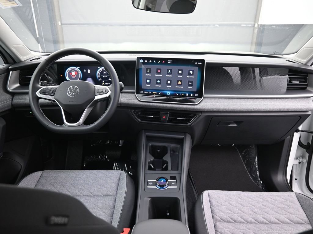 Used 2025 Volkswagen Tiguan S image 45