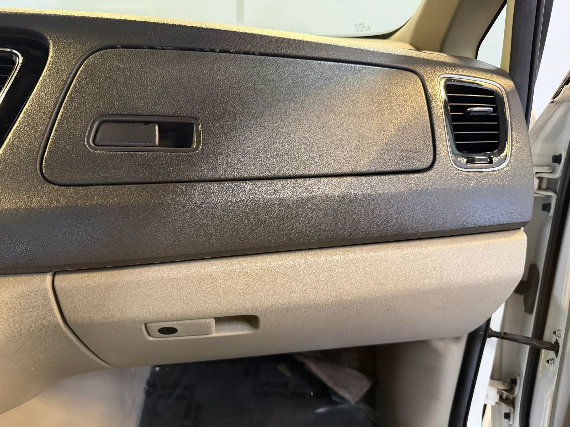 Used 2016 Kia Sedona EX FWD image 32