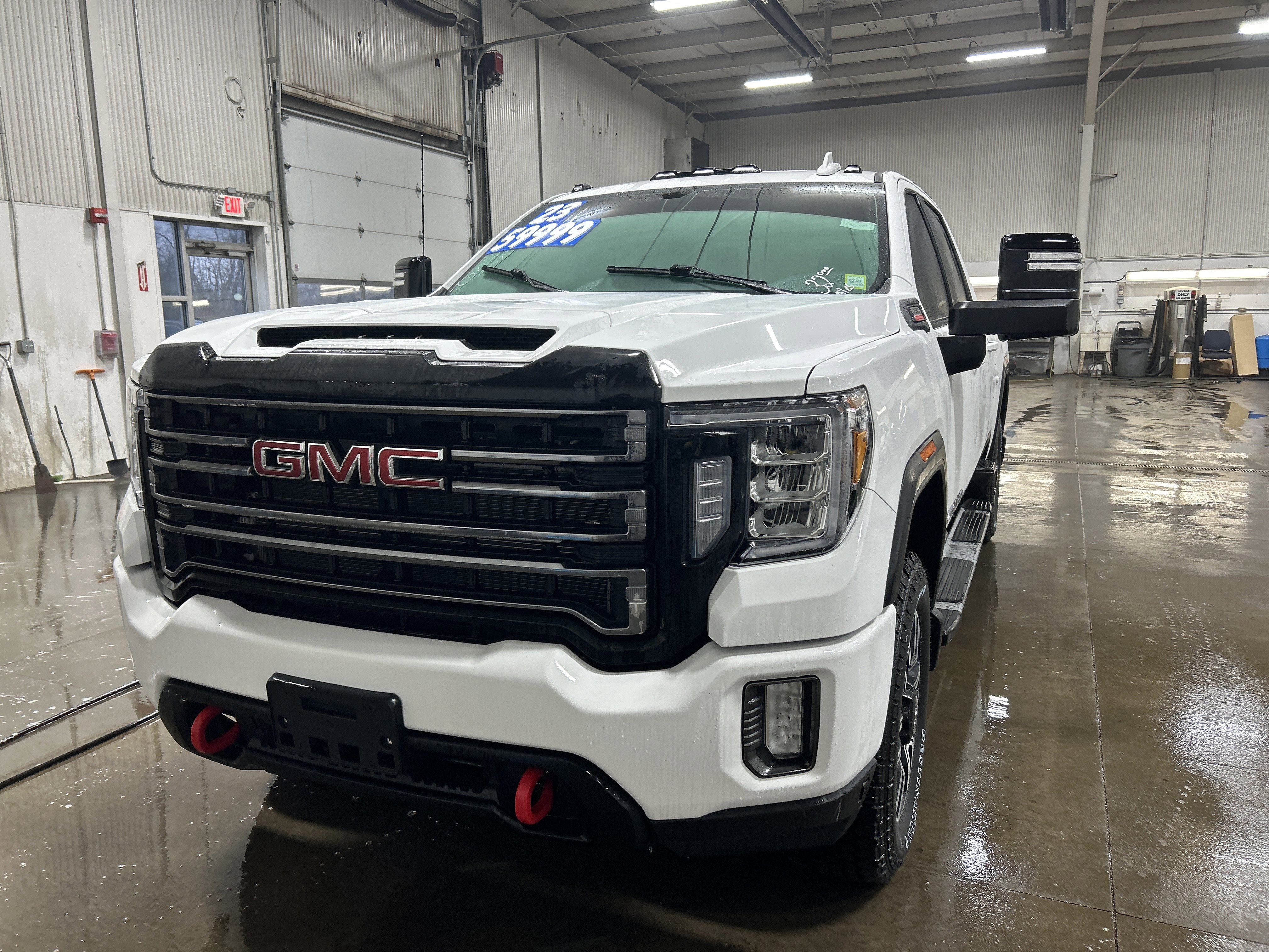 Used 2023 GMC Sierra 2500 AT4 w/ Gooseneck/5TH Wheel Package image 3
