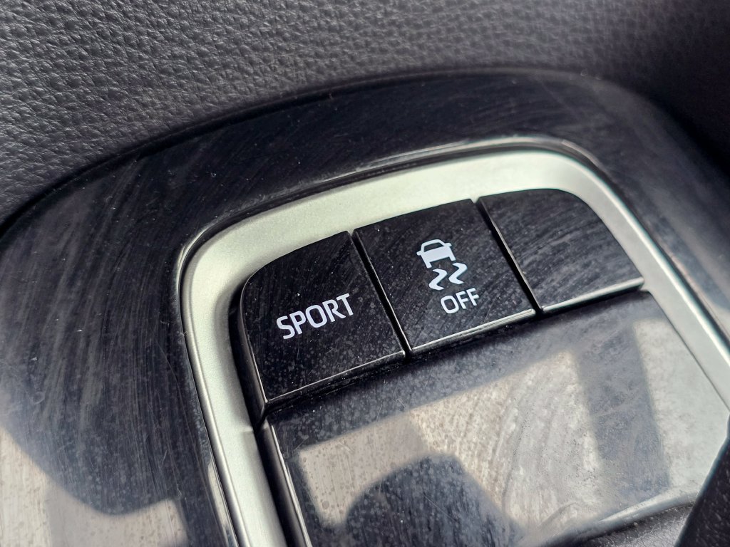 Used 2022 Toyota Corolla XSE FWD image 8