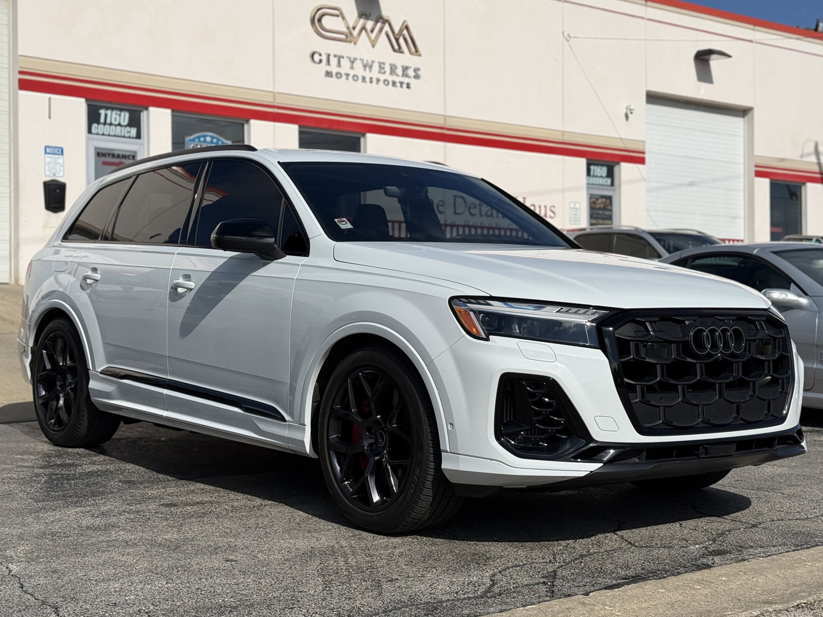 Used 2025 Audi SQ7 Prestige AWD/4WD image 1