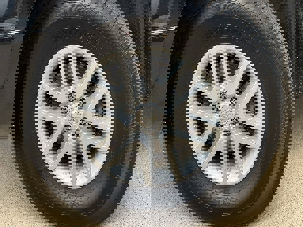 Used 2019 Nissan Frontier SV image 9